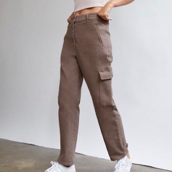 Aritzia Wilfred Free Modern Cargo Pants - Picture 2 of 8